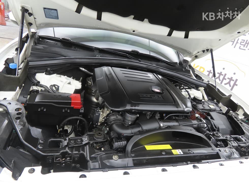 Jaguar F-PACE20d PRESTIGE - 19