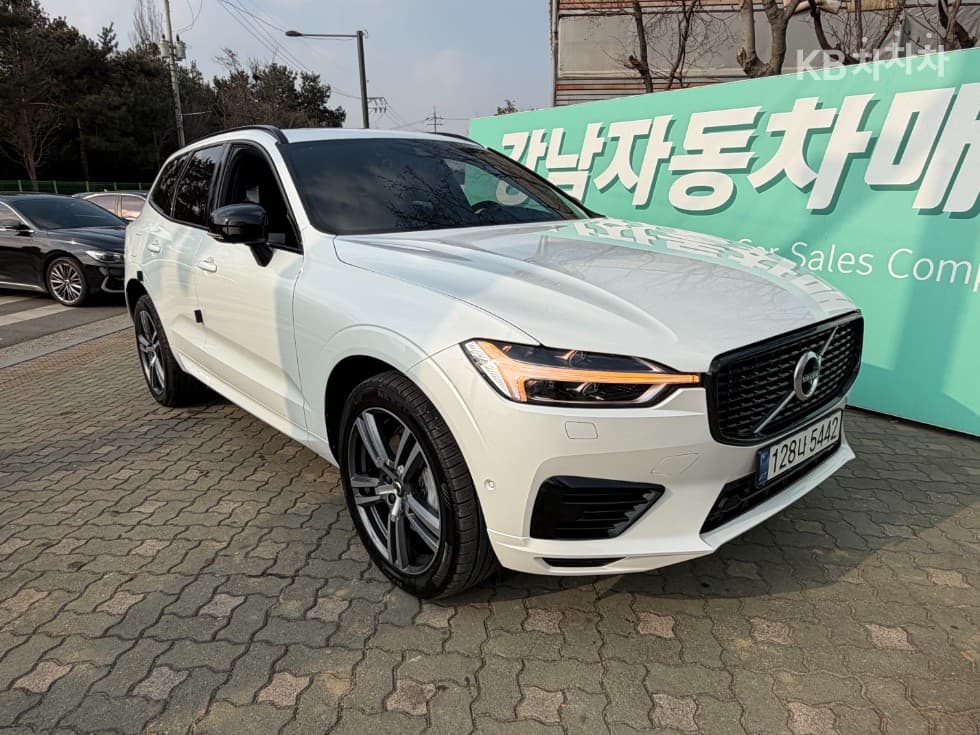 Volvo XC60 Второ поколениеT8 R-Design - 4