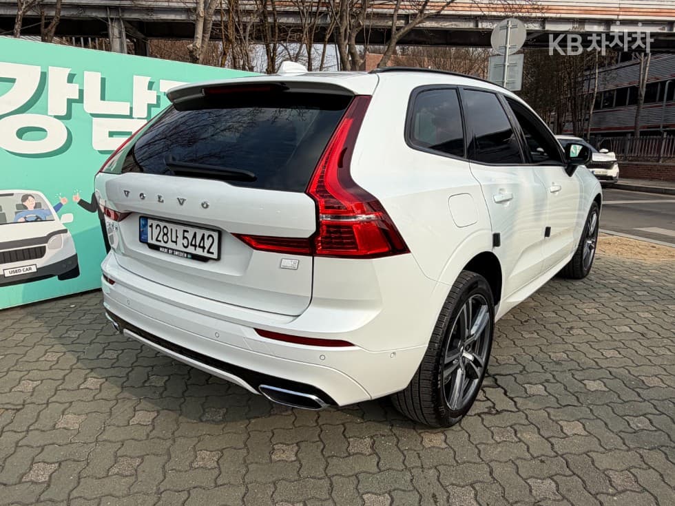 Volvo XC60 Второ поколениеT8 R-Design - 6