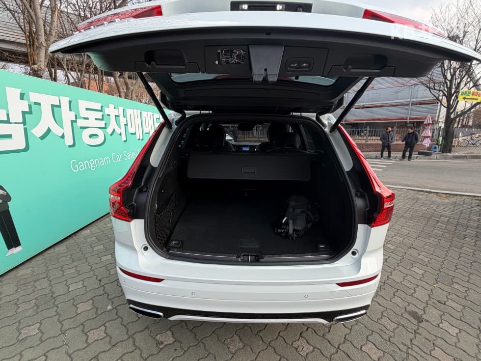 Volvo XC60 Второ поколениеT8 R-Design - 8