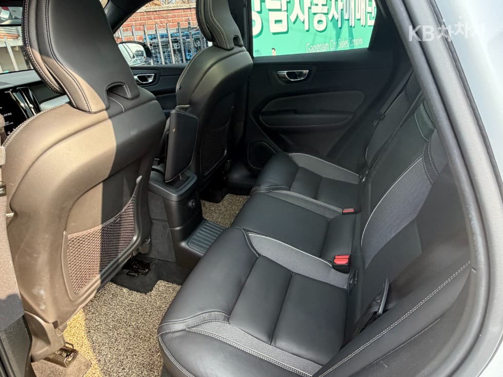 Volvo XC60 Второ поколениеT8 R-Design - 16