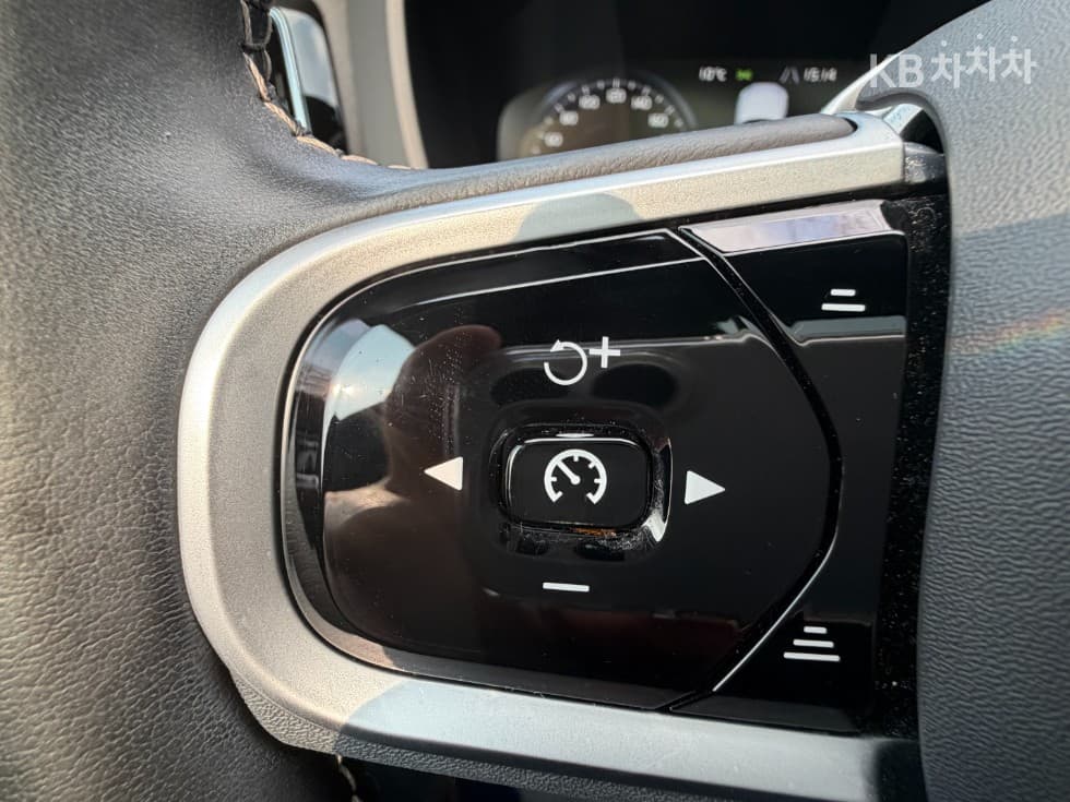 Volvo XC60 Второ поколениеT8 R-Design - 23