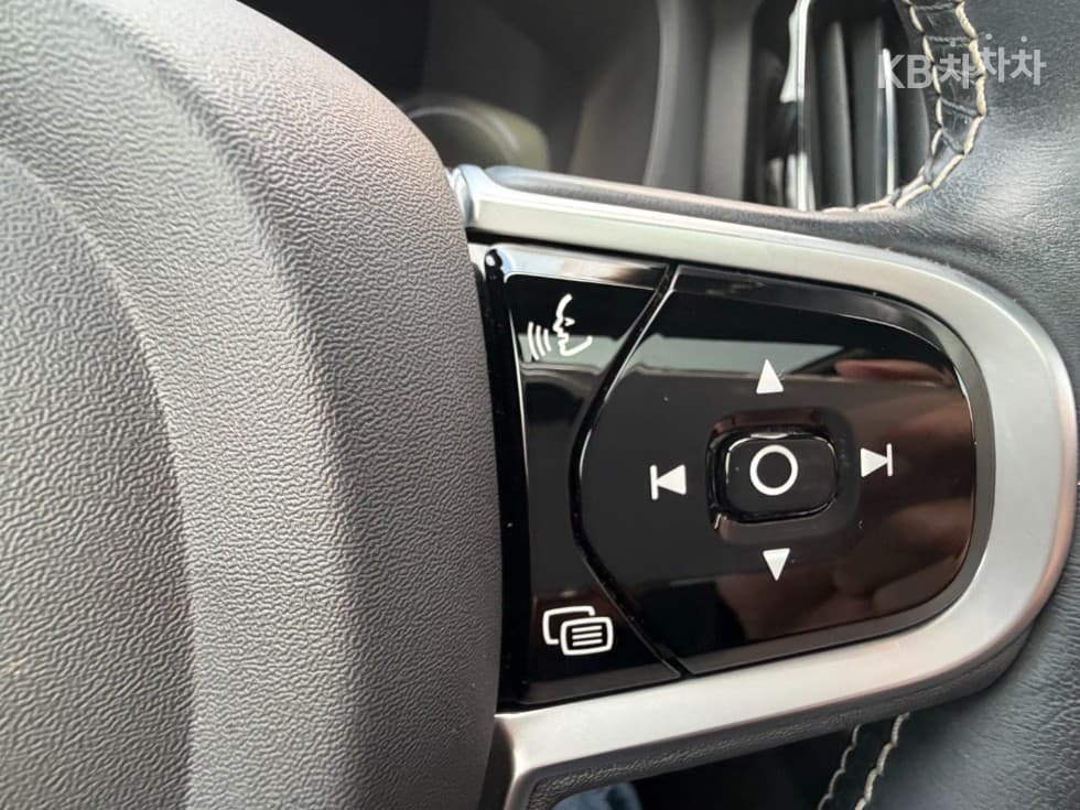 Volvo XC60 Второ поколениеT8 R-Design - 24