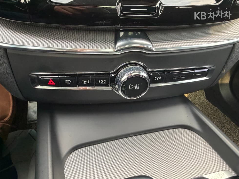 Volvo XC60 Второ поколениеT8 R-Design - 29
