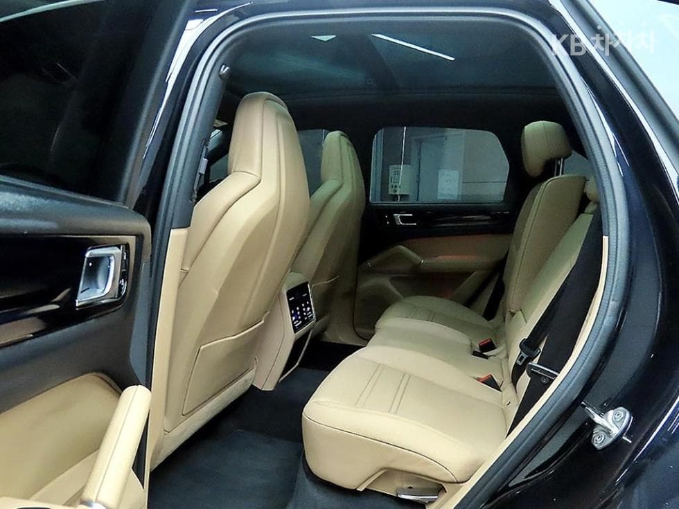 Porsche Cayenne(9Y0)3.0 Standard - 6