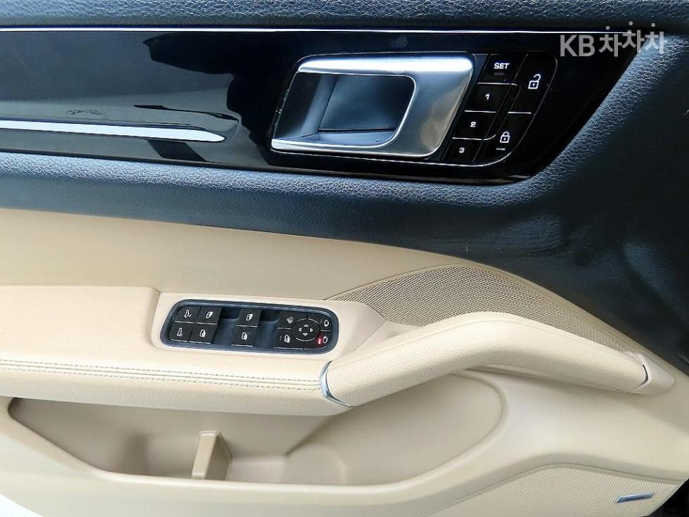 Porsche Cayenne(9Y0)3.0 Standard - 11