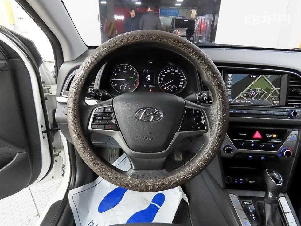 Хюндай Avante (Elantra)AD1.6 GDi Value Plus - 9