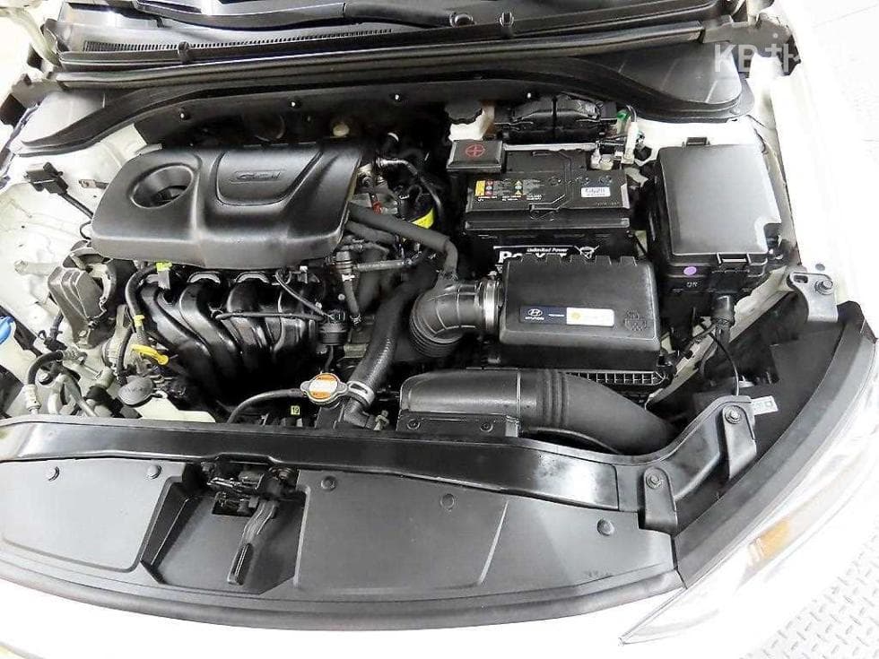 Хюндай Avante (Elantra)AD1.6 GDi Value Plus - 18