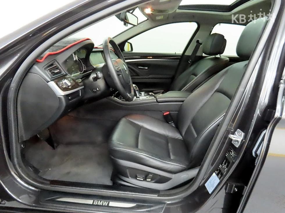 BMW New5 Series528i F10 - 5