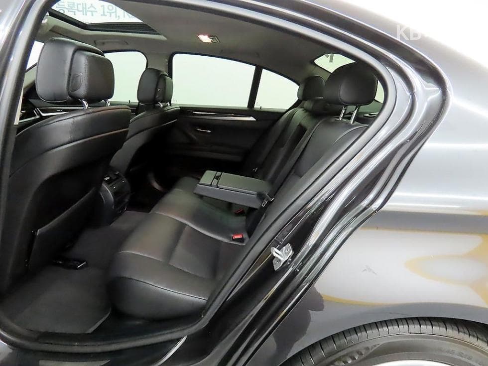 BMW New5 Series528i F10 - 6