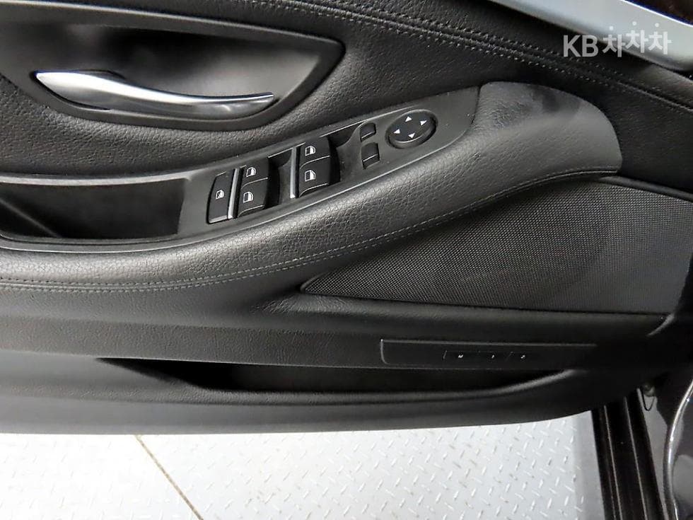 BMW New5 Series528i F10 - 11