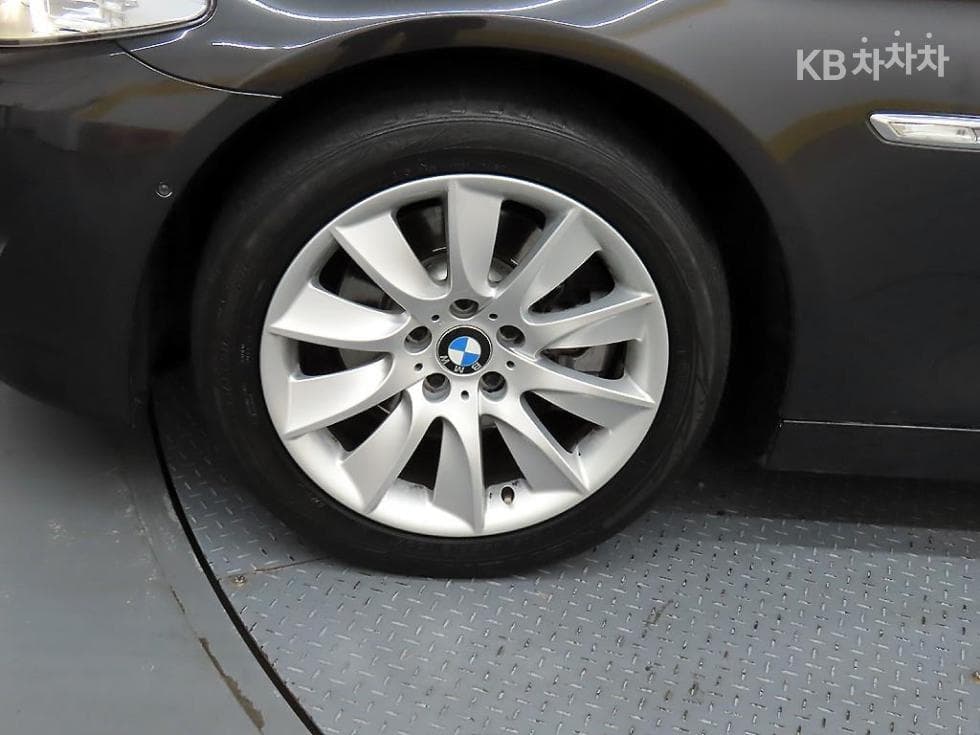 BMW New5 Series528i F10 - 20