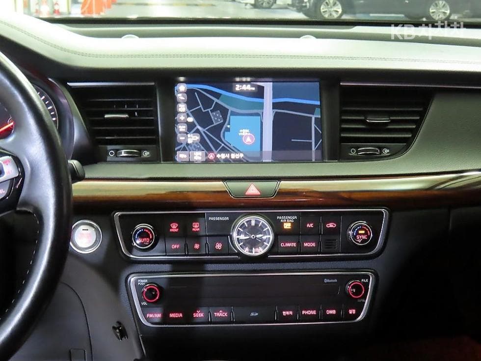 Kia All New K72.4 GDI Prestige - 11