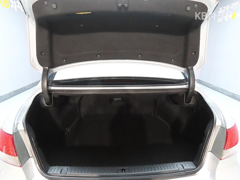 Хюндай Grandeur (Azera)TGQ270 Luxury Стандартен - 19