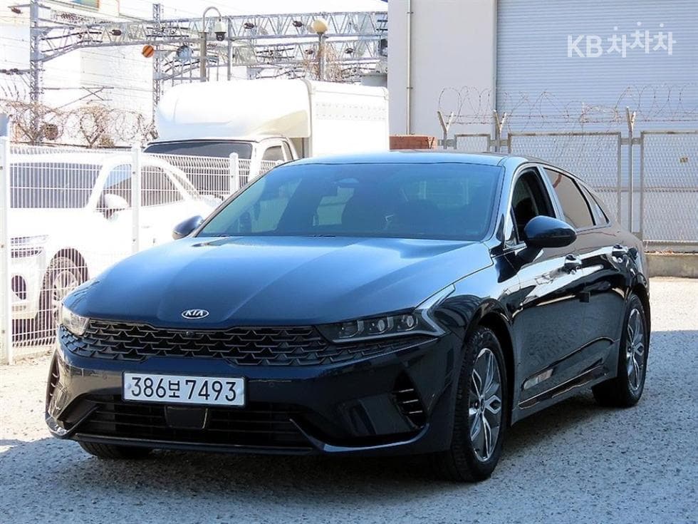 Kia K5 Hybrid 3rd Gen 2.0 HEV Noblesse - Image 1