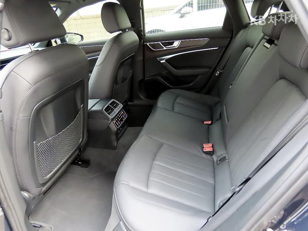 Audi A6(C8)40 Turbo Diesel Injection Quattro Premium - 6