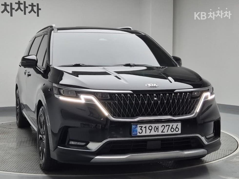 Kia Carnival 4th generationD2.2 9-seater Signature - 4