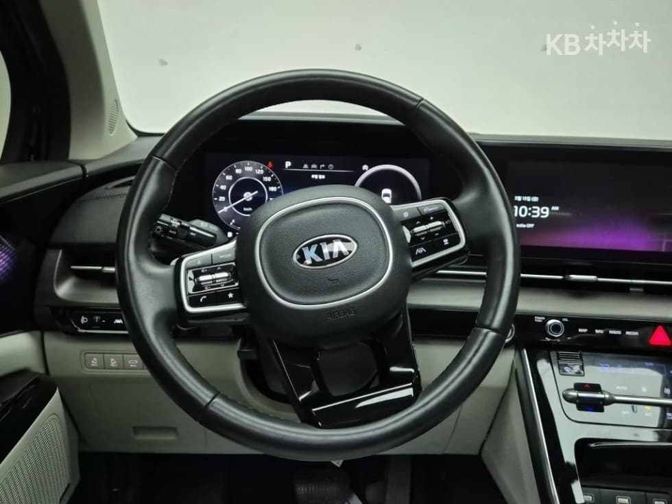 Kia Carnival 4th generationD2.2 9-seater Signature - 9