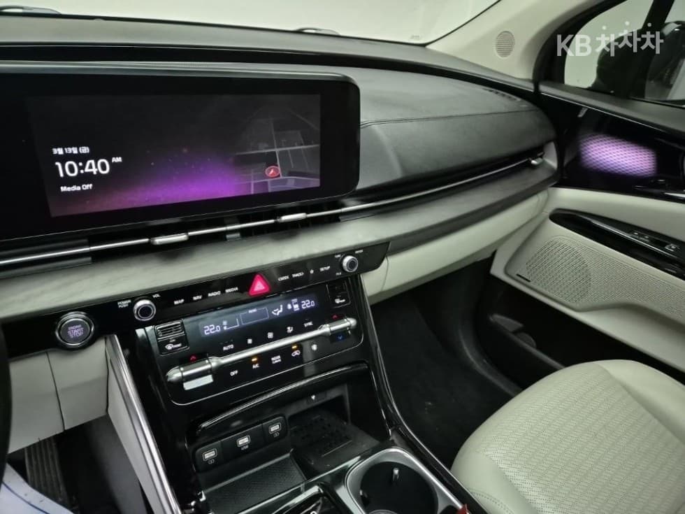 Kia Carnival 4th generationD2.2 9-seater Signature - 10