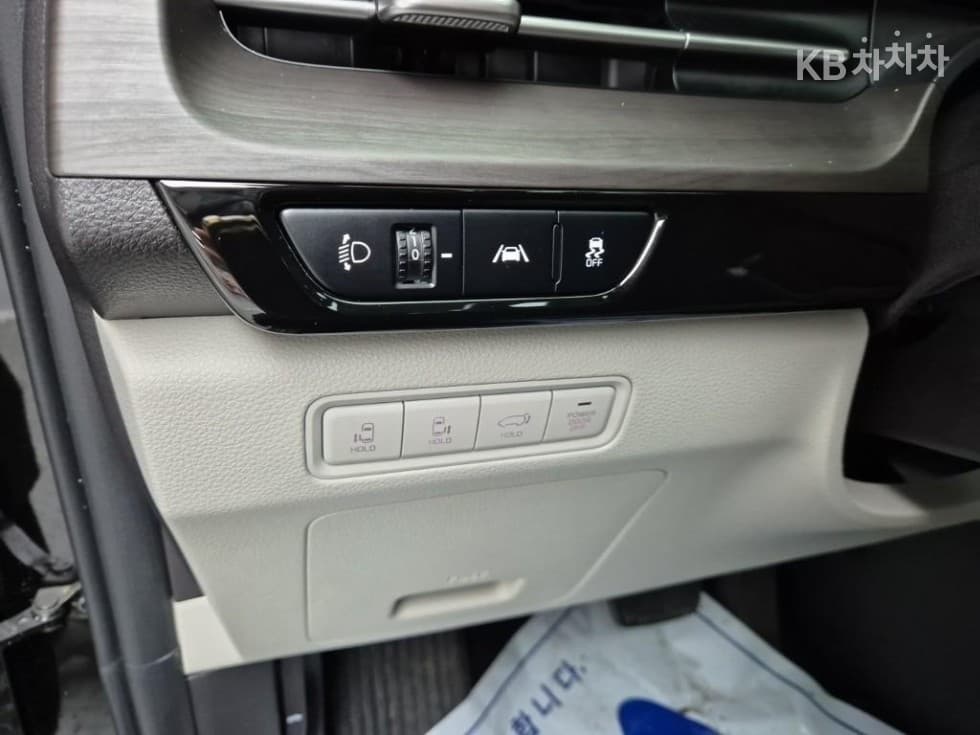 Kia Carnival 4th generationD2.2 9-seater Signature - 18