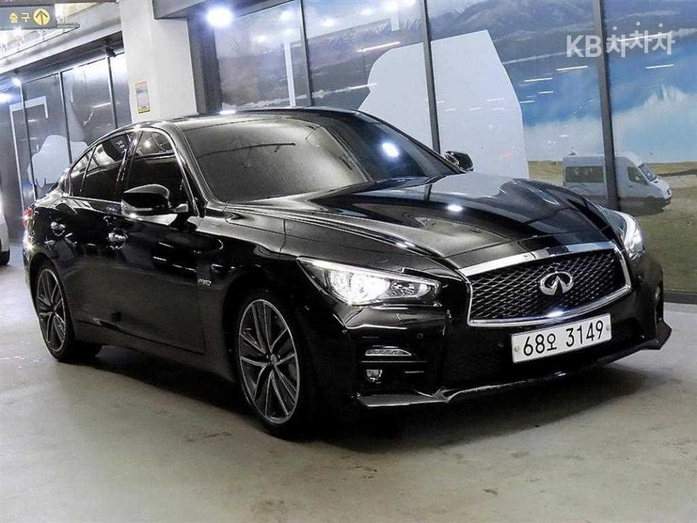Seater피니티 Q50 3.5 S Hybrid Essence - Image 1