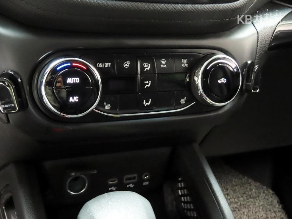 GM Korea Trailblazer1.35 Gasoline 2WD Premier - 10