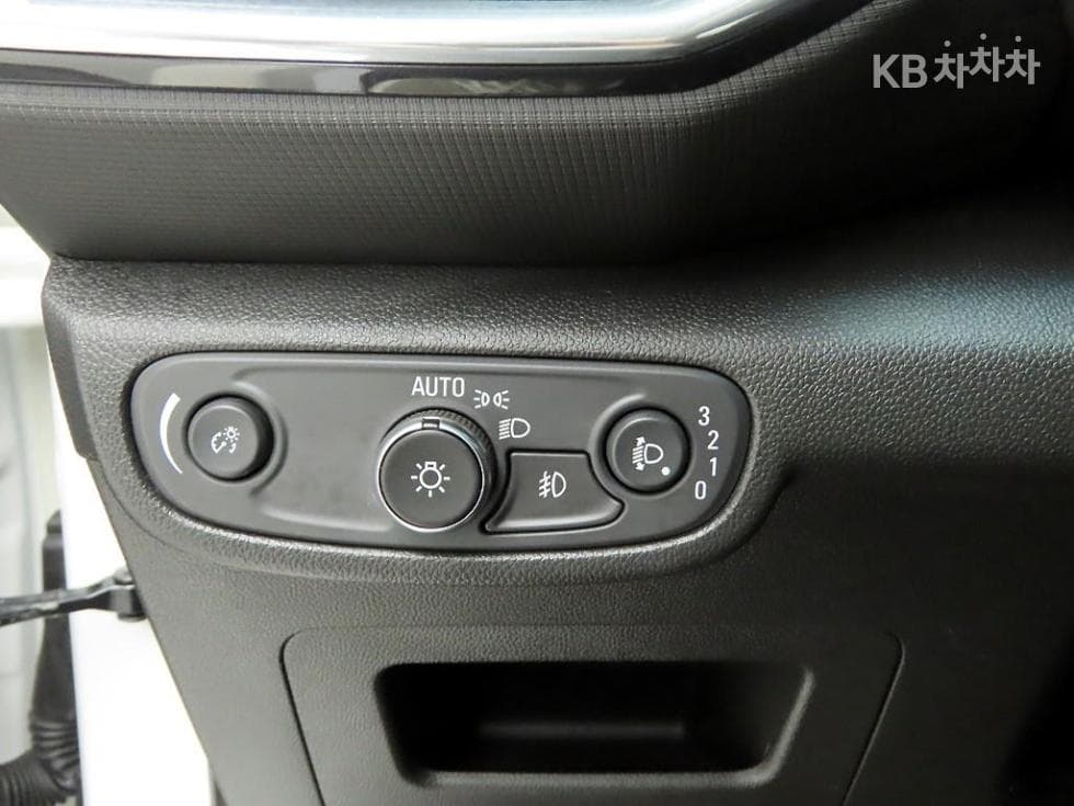 GM Korea Trailblazer1.35 Gasoline 2WD Premier - 14