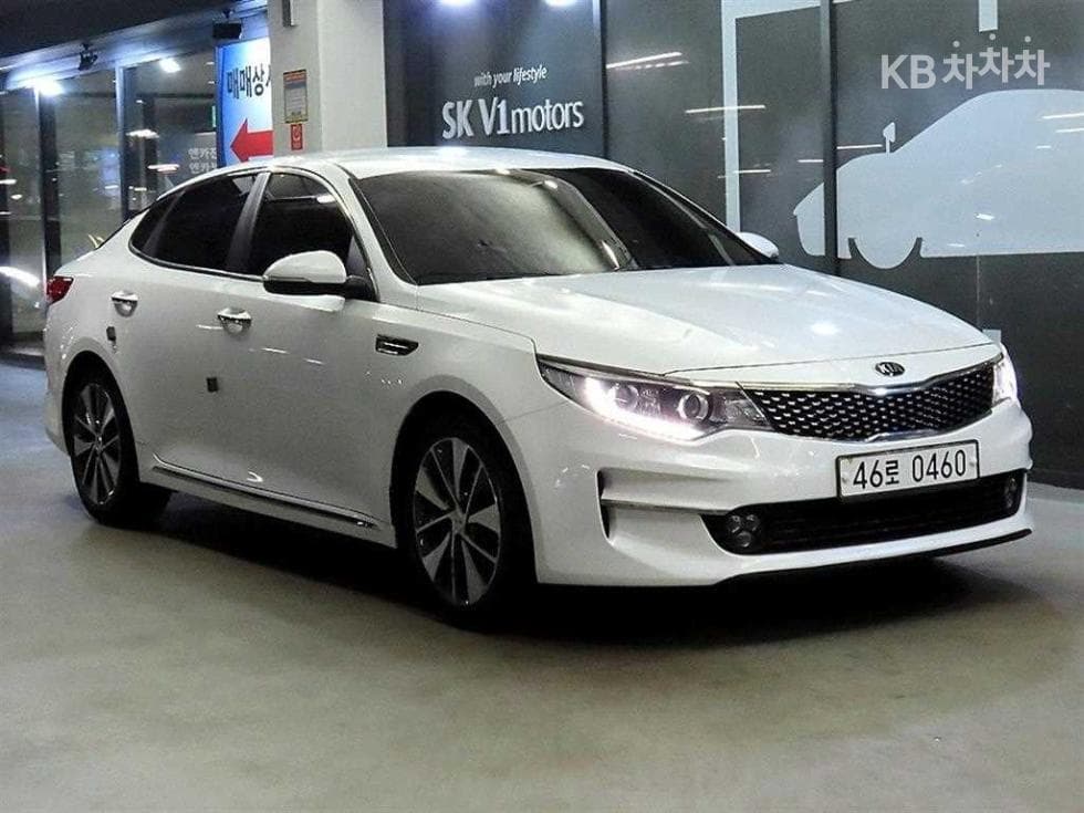 Kia K5 Second generation 2.0 Gasoline MX Noblesse - Image 1