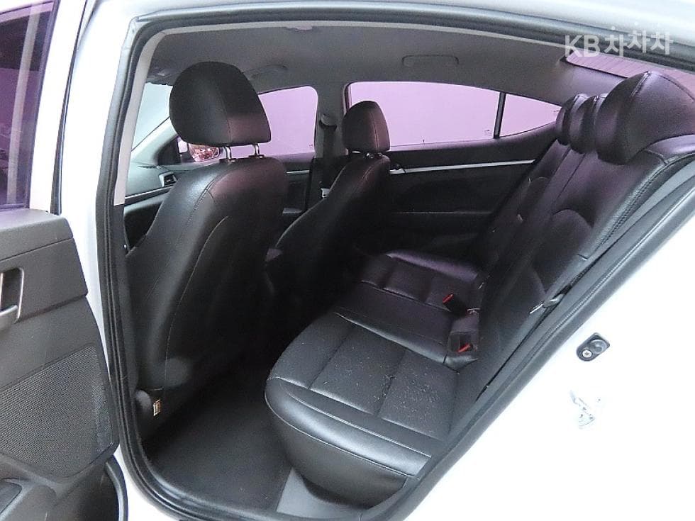 Хюндай The New (фейслифт) Avante (Elantra) ADSmartstream G1.6 Стил - 12