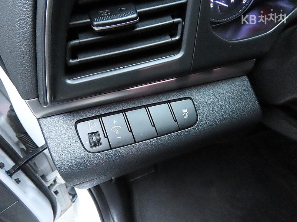 Хюндай The New (фейслифт) Avante (Elantra) ADSmartstream G1.6 Стил - 14