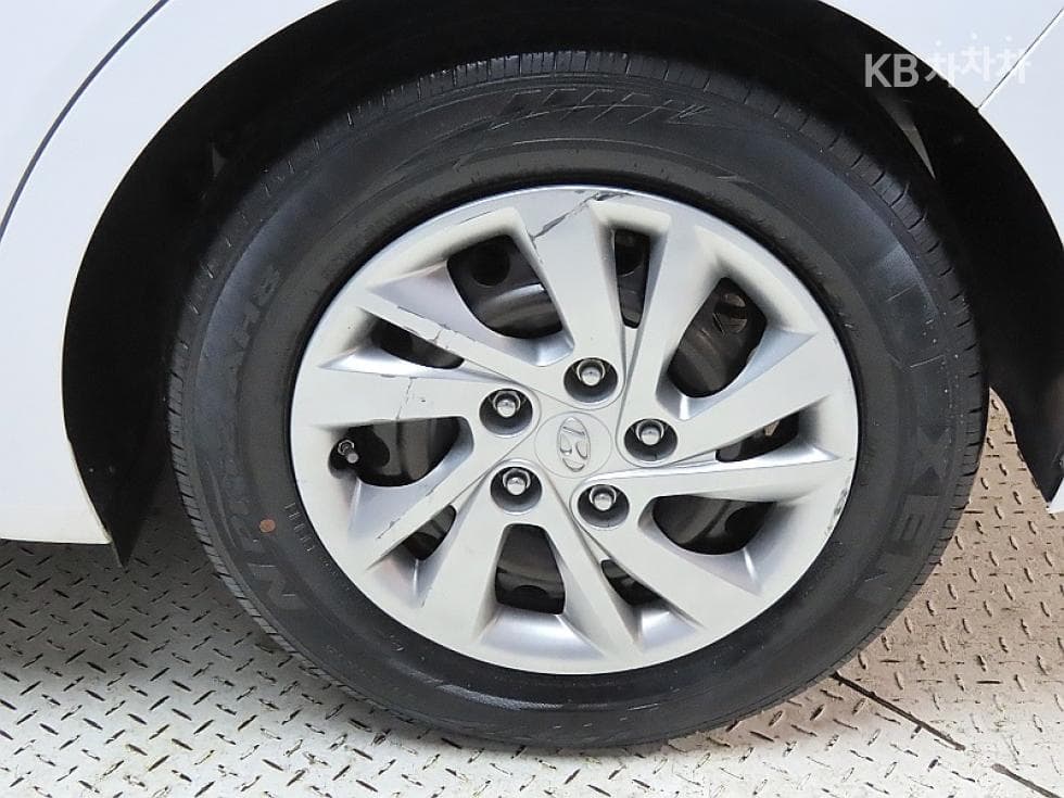 Хюндай The New (фейслифт) Avante (Elantra) ADSmartstream G1.6 Стил - 19