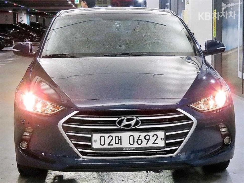 Hyundai Avante (Elantra)AD1.6 e-VGT Smart - 2