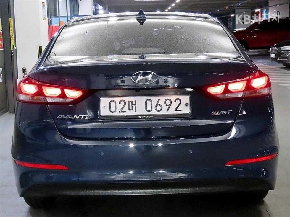 Hyundai Avante (Elantra)AD1.6 e-VGT Smart - 5