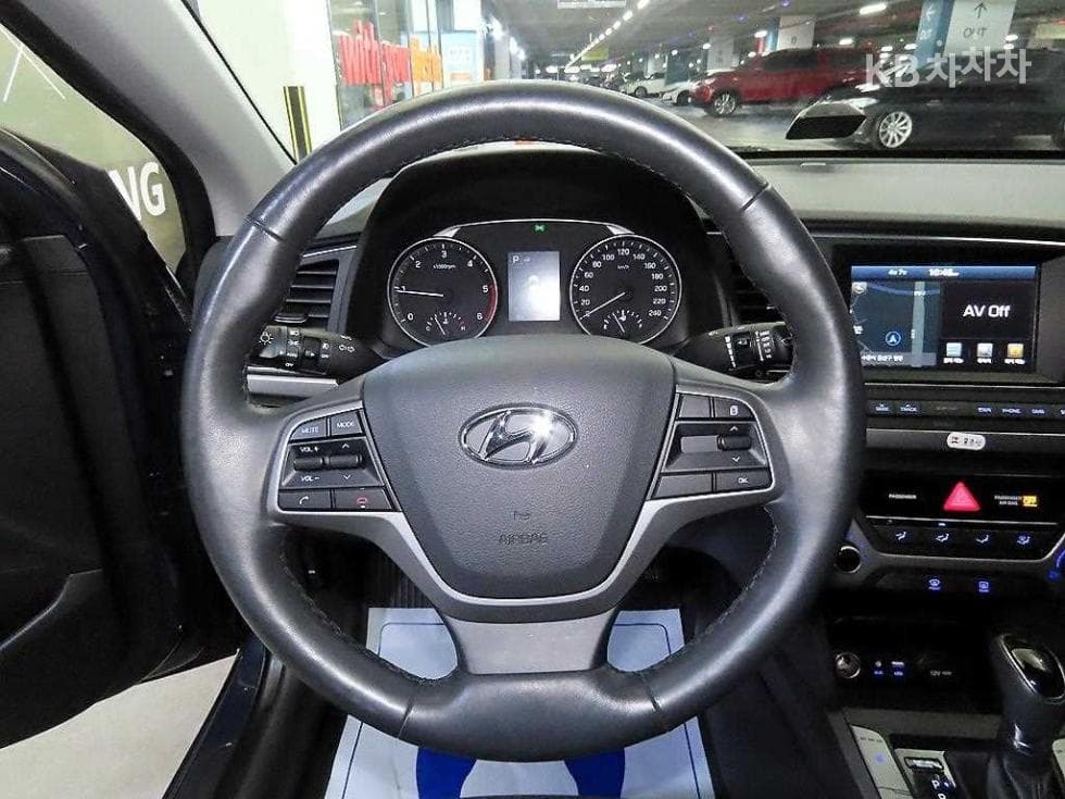 Hyundai Avante (Elantra)AD1.6 e-VGT Smart - 8