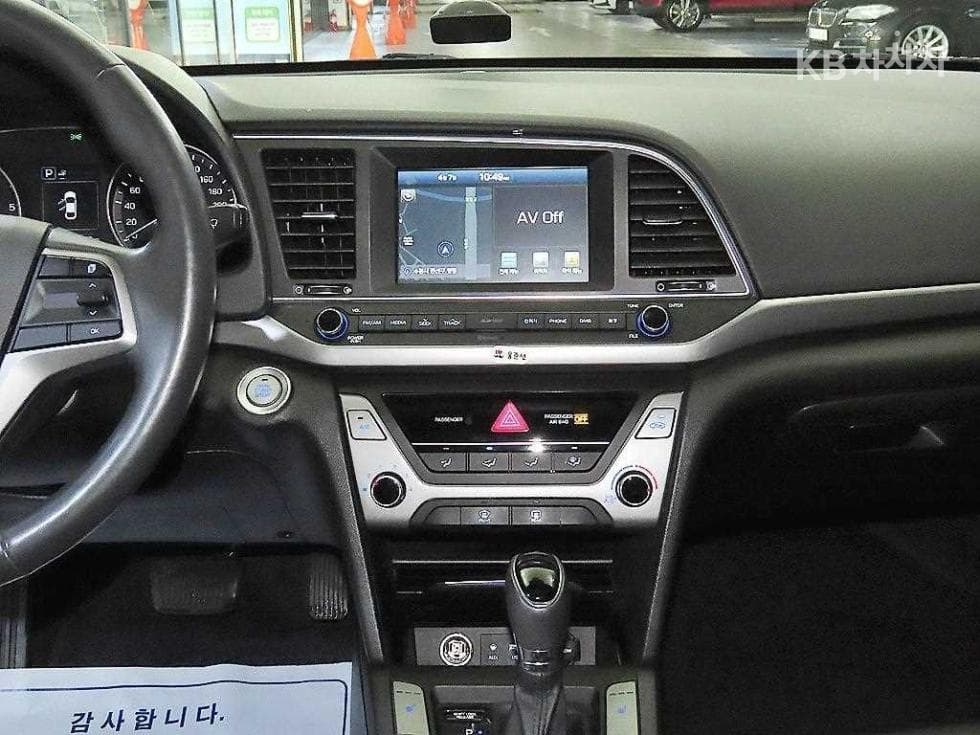 Hyundai Avante (Elantra)AD1.6 e-VGT Smart - 11