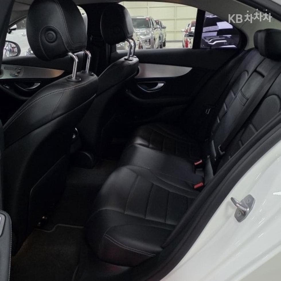 Mercedes-Benz The New (фейслифт) C-КласC220d Avantgarde W205 - 7