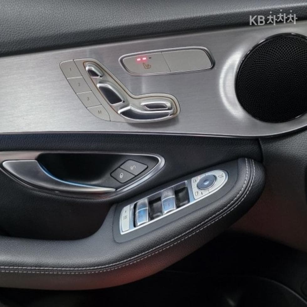 Mercedes-Benz The New (фейслифт) C-КласC220d Avantgarde W205 - 15