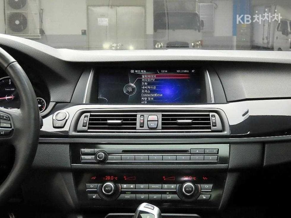 BMW New5 Series520d F10 - 9