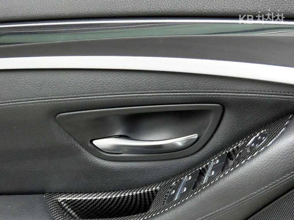 BMW New5 Series520d F10 - 11