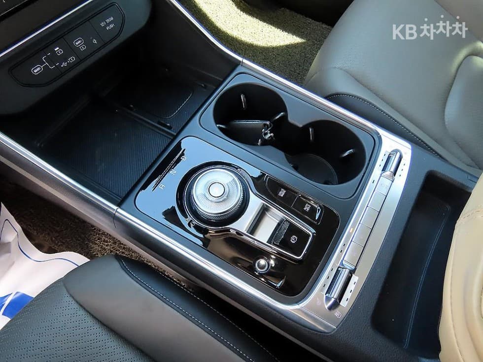 Kia The New (facelift) Carnival 4th generationG3.5 GDI 9-seater Signature - 12