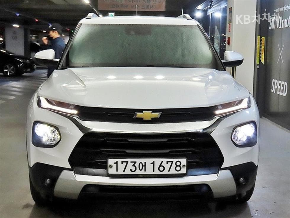 GM Korea Trailblazer1.35 Gasoline 2WD Premier - 2