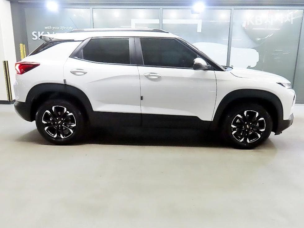 GM Korea Trailblazer1.35 Gasoline 2WD Premier - 3