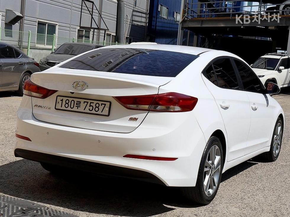 Хюндай Avante (Elantra)AD1.6 GDi Value Plus - 4