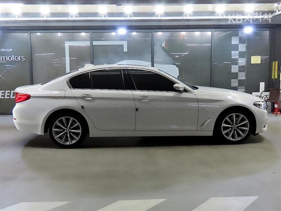 BMW 올New5 Series (G30)520i Luxury - 3