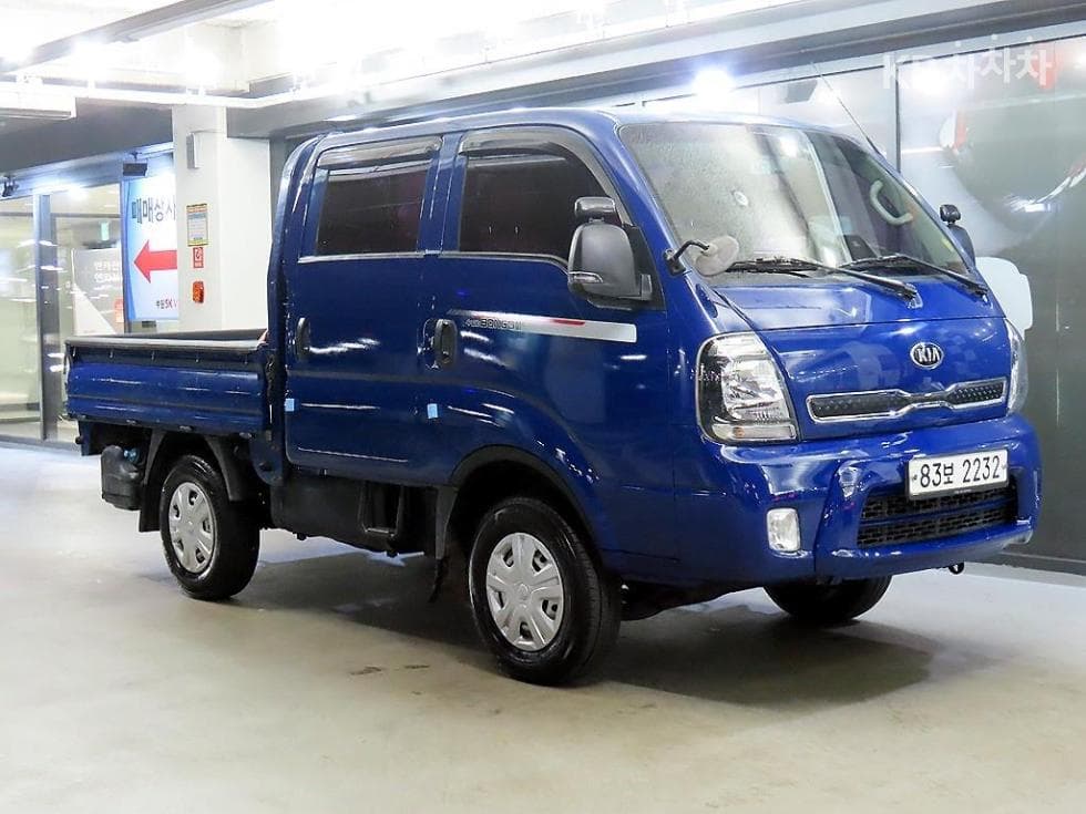 Kia The New (facelift) Bongo 3 (light truck) 1 Ton Double Cab 장축 4WD GL - Image 1