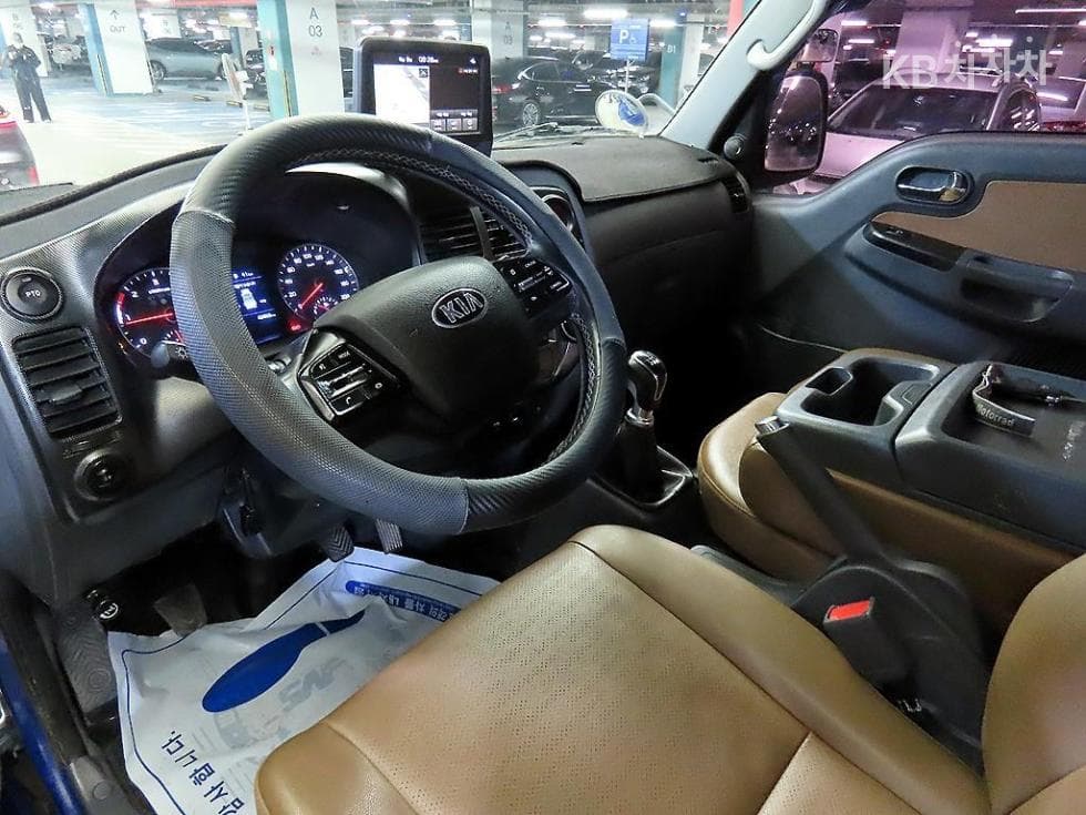Kia The New (facelift) Bongo 3 (light truck)1 Ton Double Cab 장축 4WD GL - 11