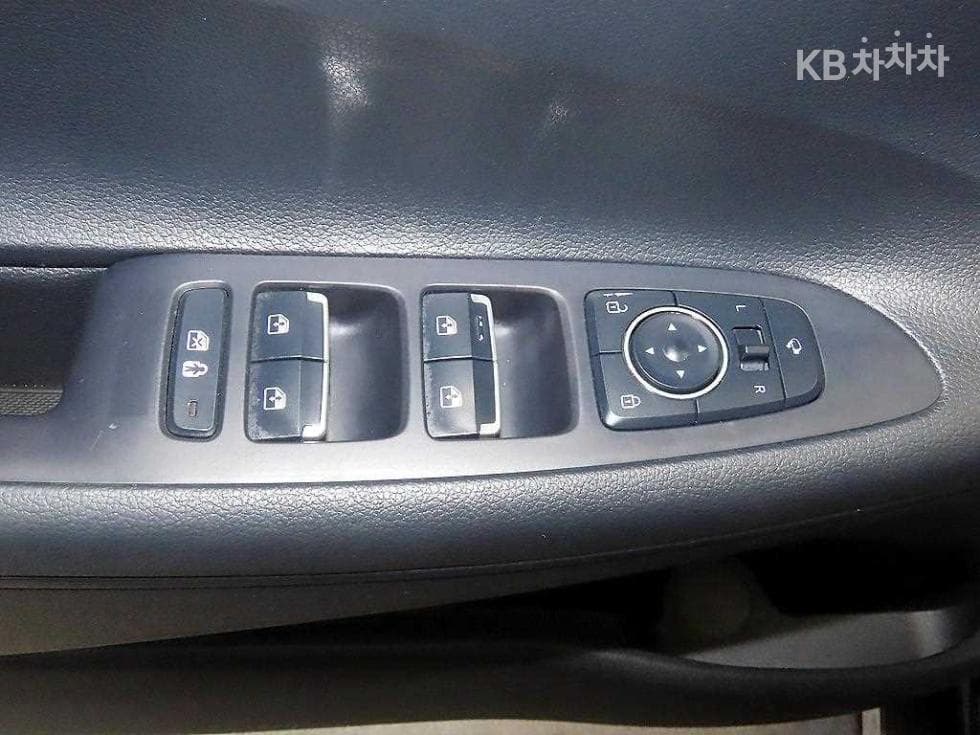Hyundai The New (facelift) Grandeur (Azera)2.5 Premium 초이스 - 13