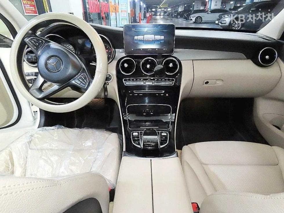 Mercedes-Benz The New (facelift) C-ClassC220d Avantgarde W205 - 3