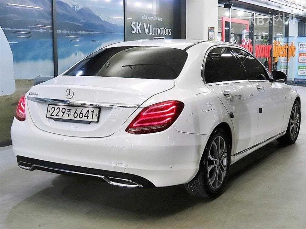 Mercedes-Benz The New (facelift) C-ClassC220d Avantgarde W205 - 5