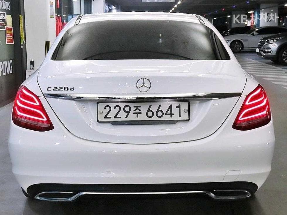 Mercedes-Benz The New (facelift) C-ClassC220d Avantgarde W205 - 6